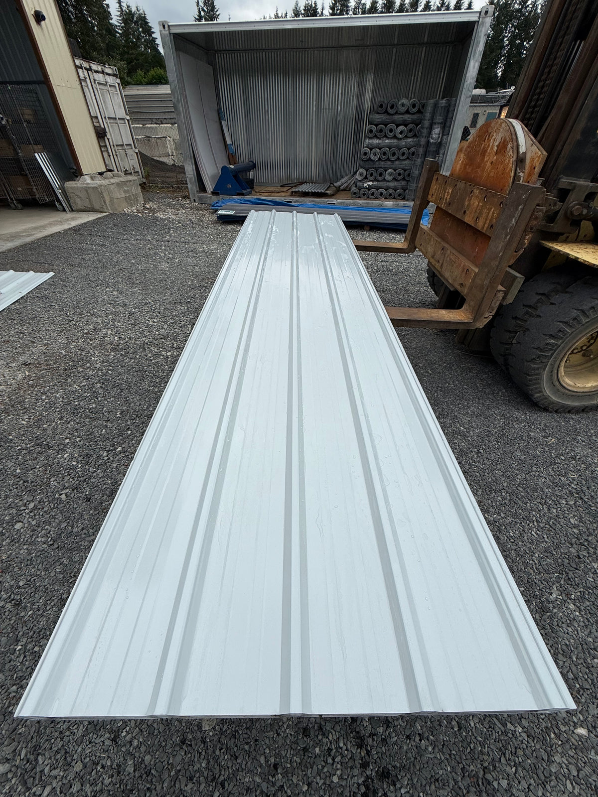 12FT x 3FT White Metal Ribbed Roofing / Siding Panels, 26 Gauge