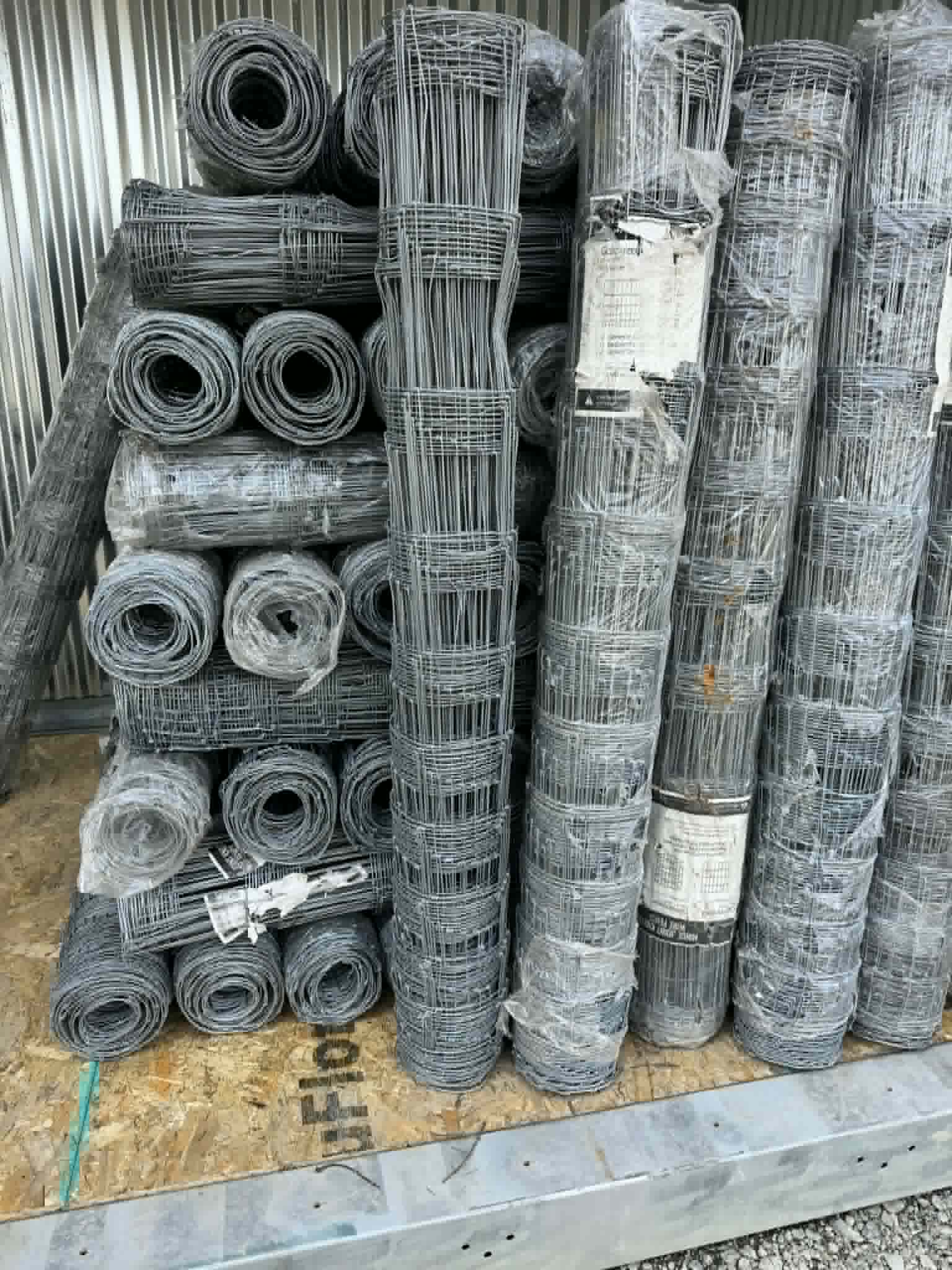 Cattle Fence - 100ft x 5ft - 12.5 Gauge 