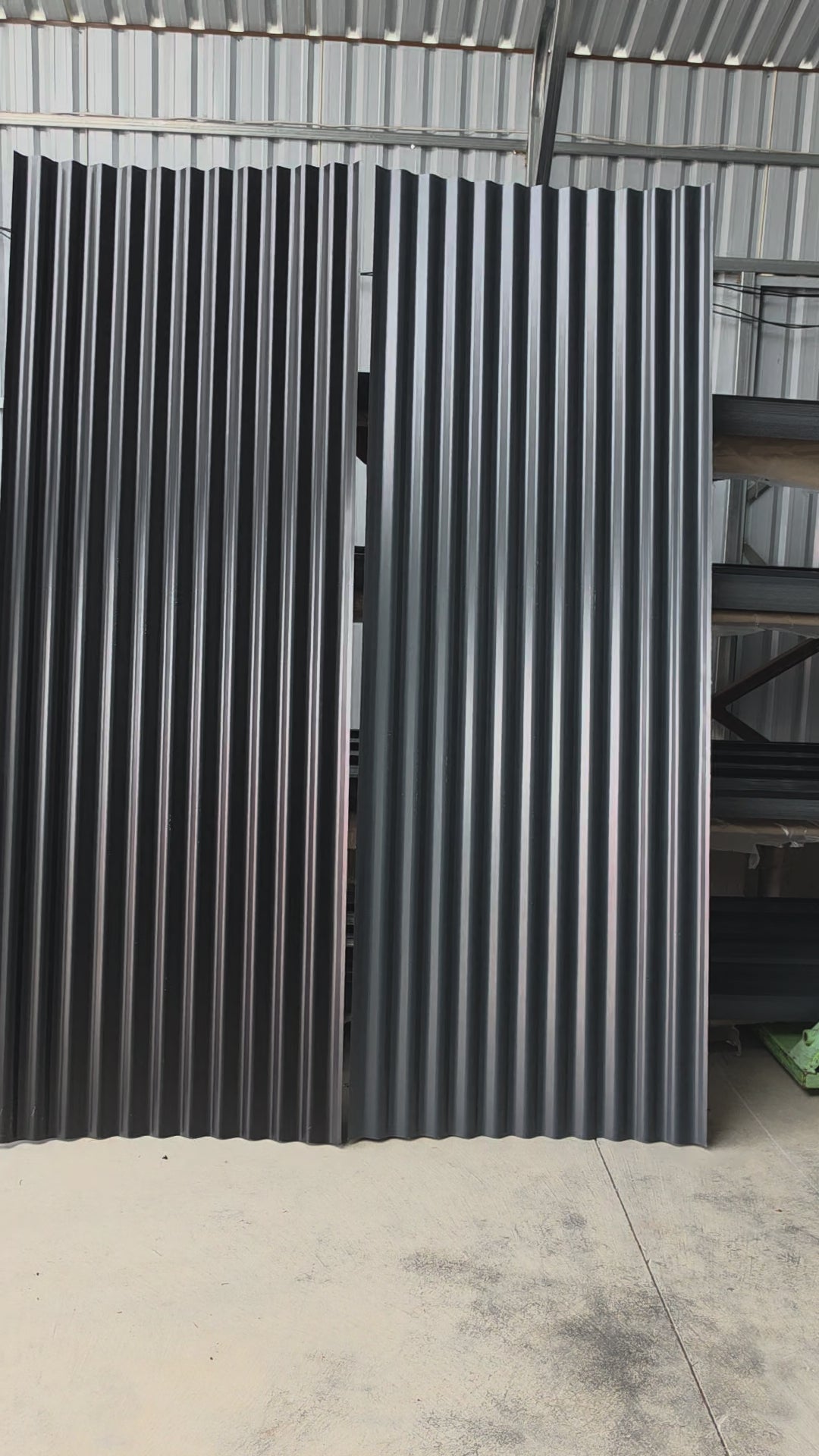 Video showing the black and dark gray panels side by side